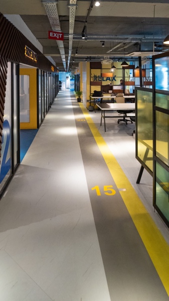 enou office hallway picture
