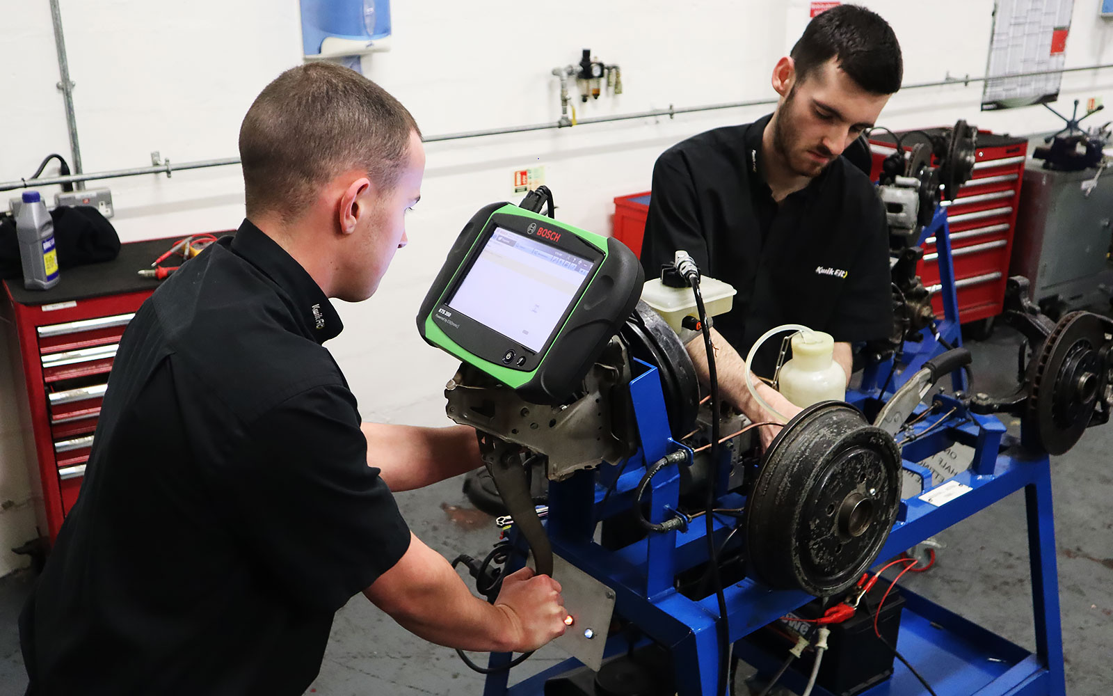 Kwik Fit announces plans to recruit more than 300 apprentices in 2022