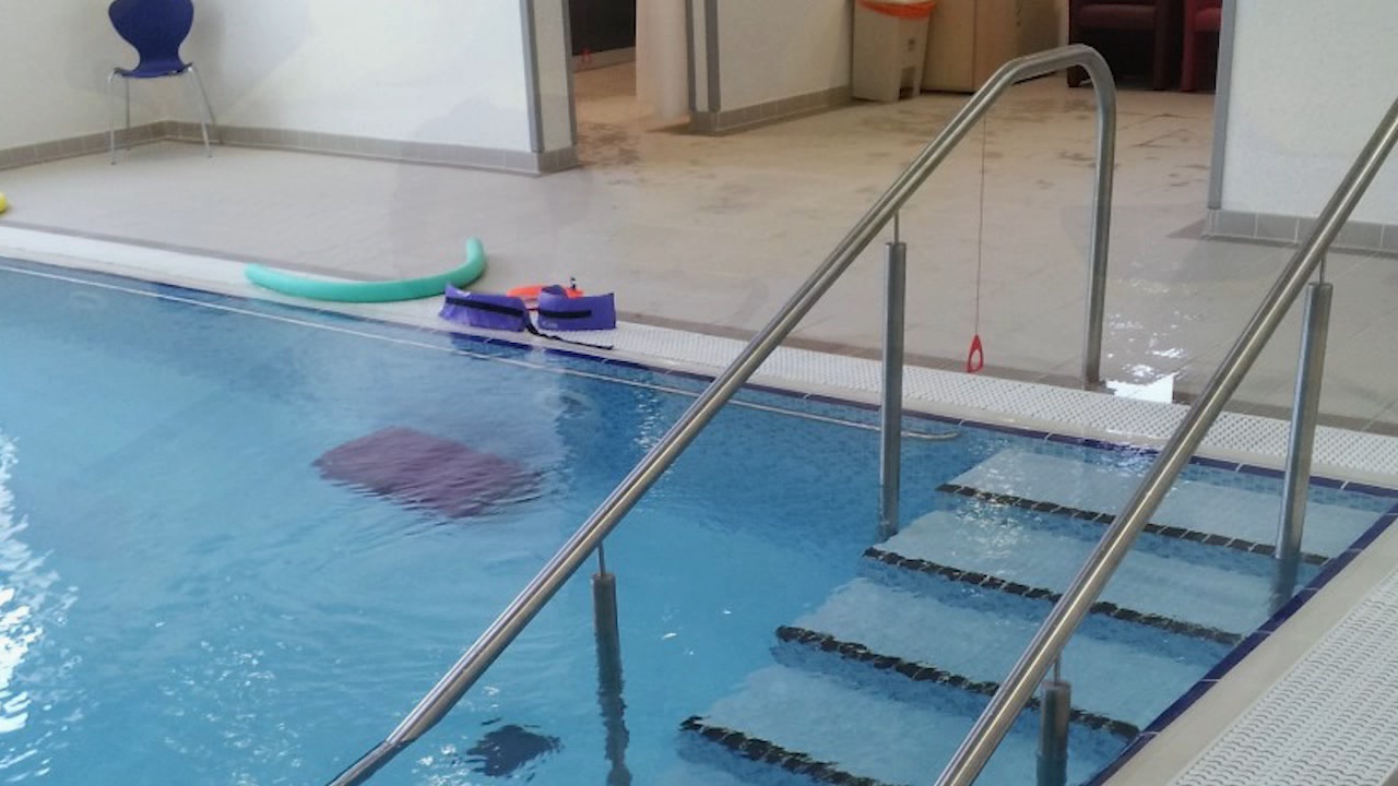 Blog Swimming with hip dysplasia Get Creactive