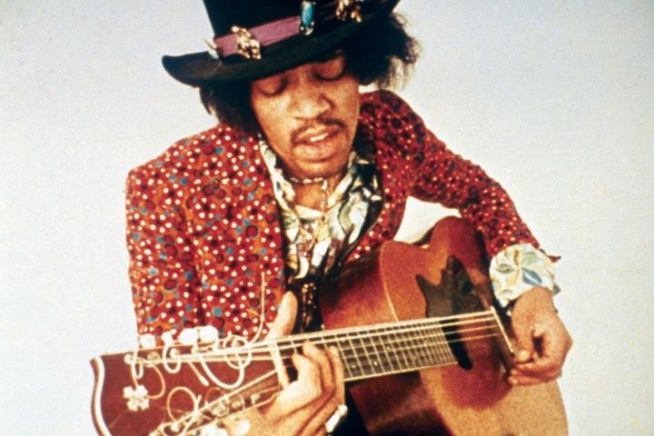 Should I Learn Acoustic or Electric Guitar First?