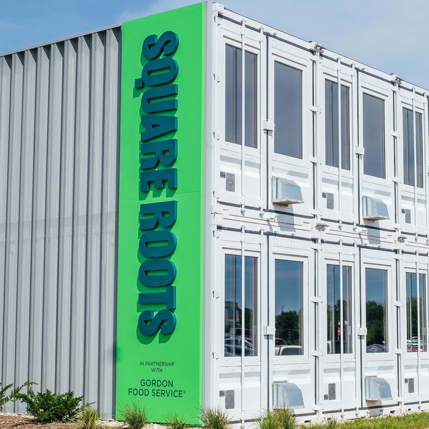 www.squarerootsgrow.com - urlscan.io