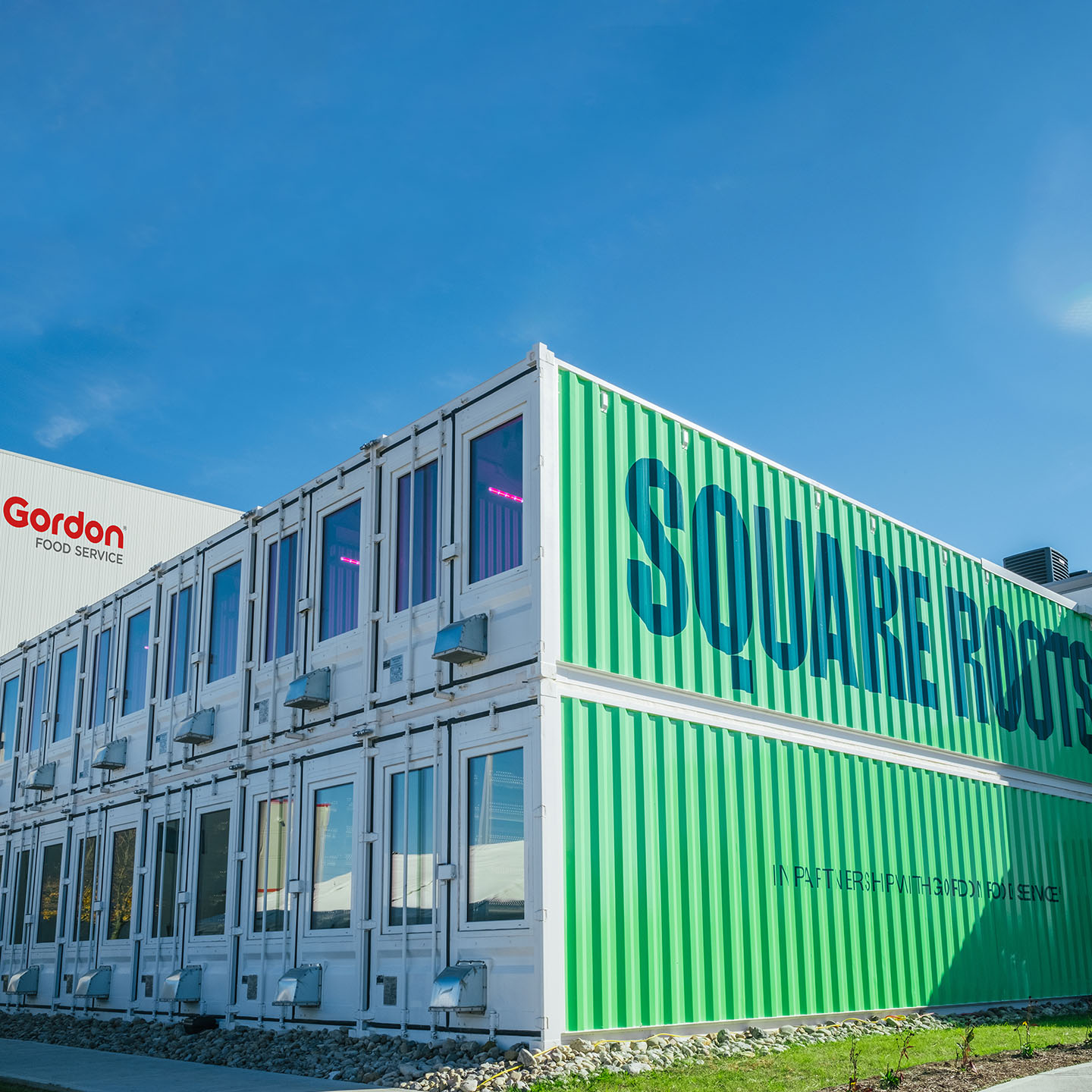 Square Roots Celebrates New Indoor Farm in Ohio With Gordon Food Service