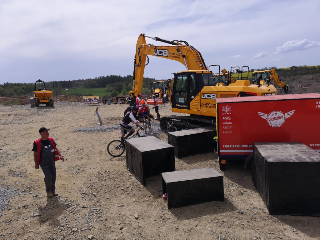 JCB X-SERIES DAYS