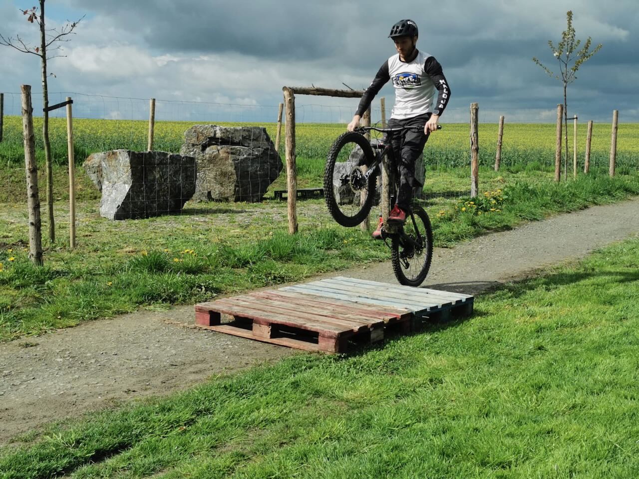 Exhibice rozhledna a Bikeskills campy