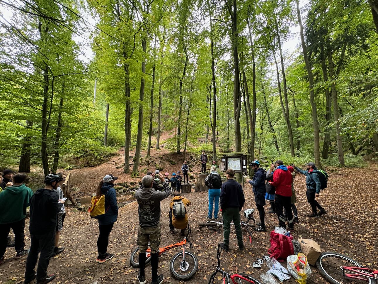 Trocha campu, závodění i exhibic