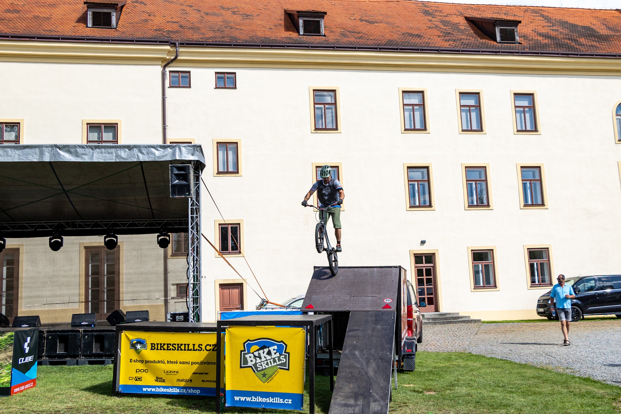 American cars and motorbikes meeting at Pacov Castle
