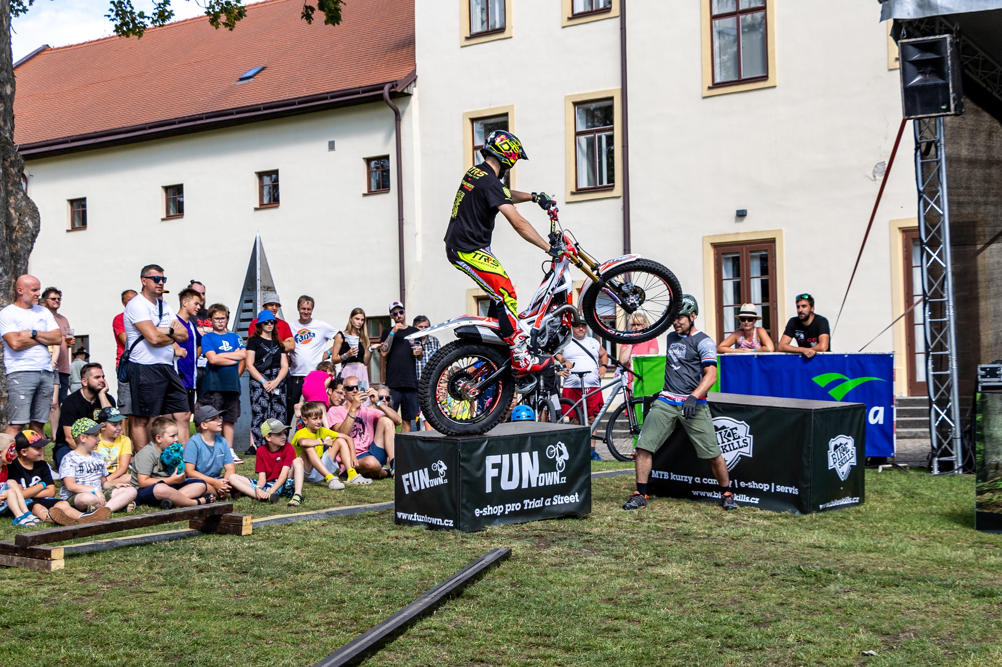 American cars and motorbikes meeting at Pacov Castle