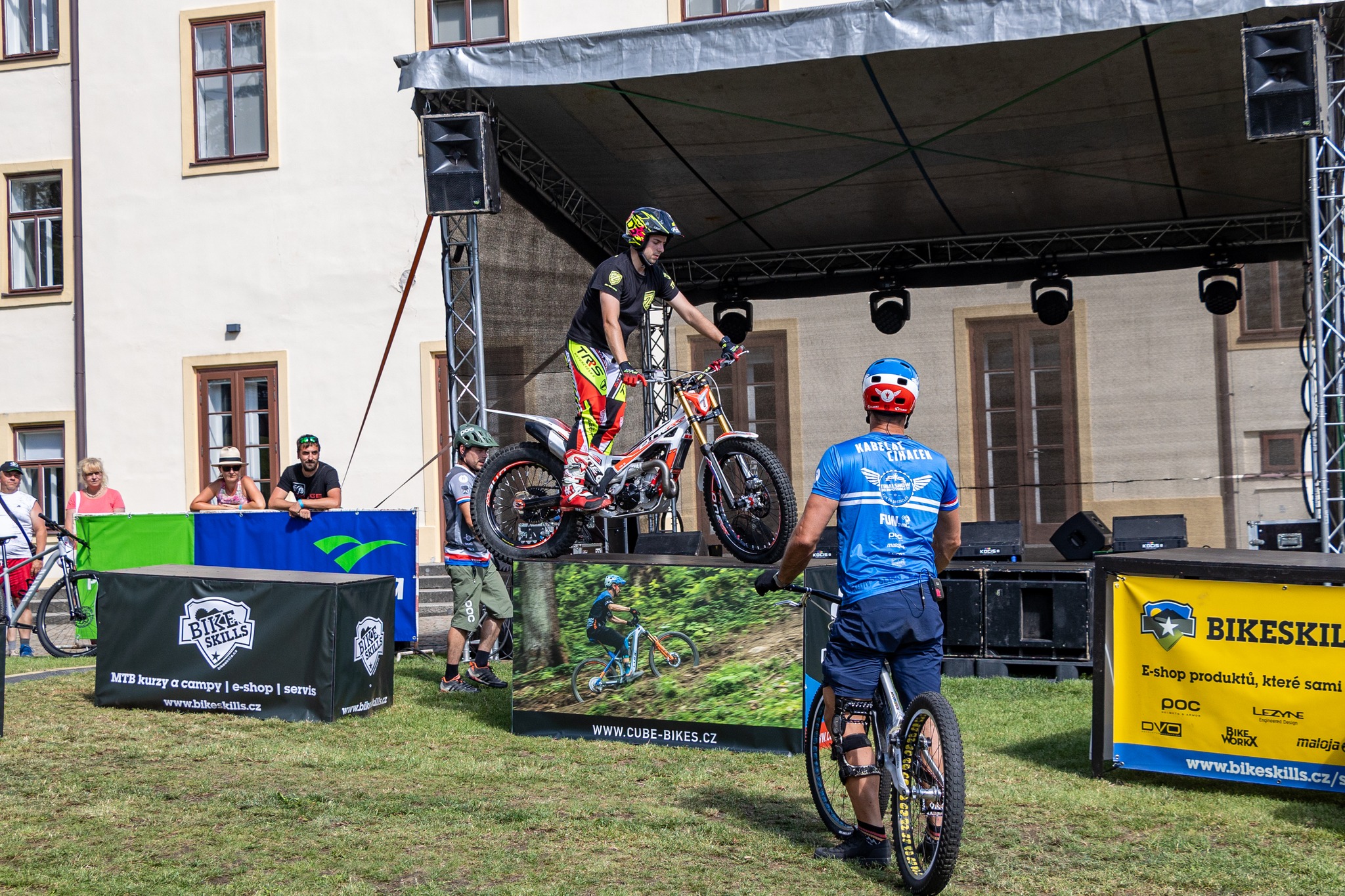 American cars and motorbikes meeting at Pacov Castle