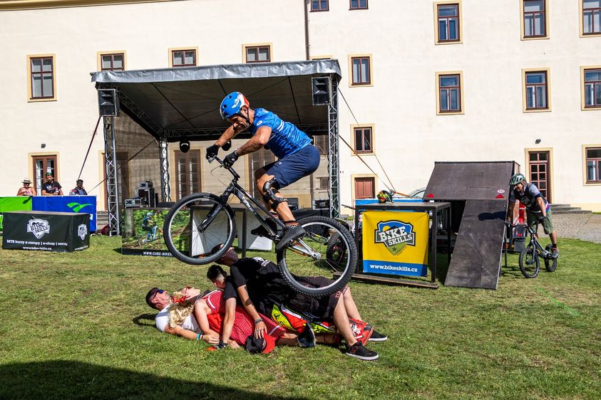 American cars and motorbikes meeting at Pacov Castle