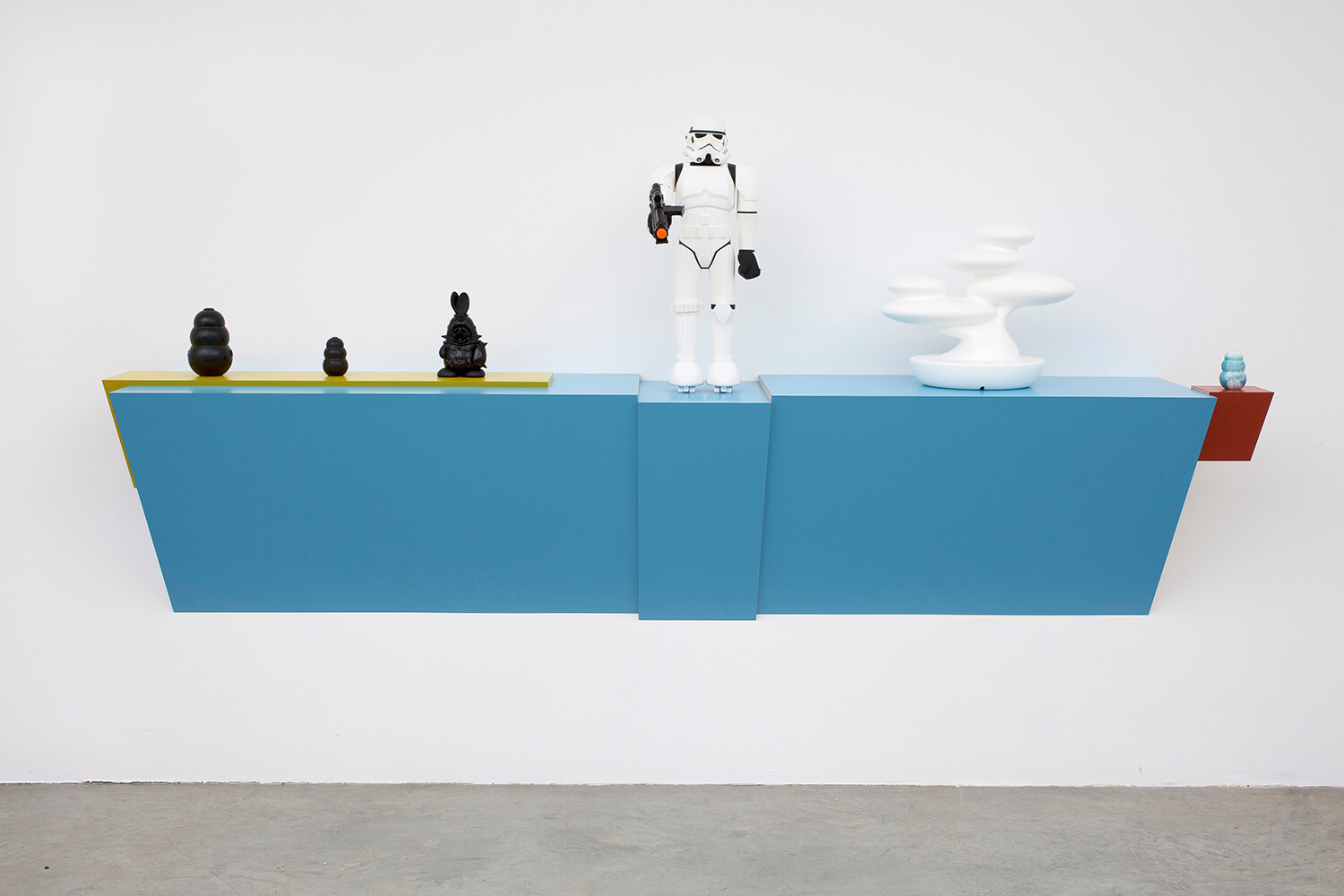 Haim Steinbach, robot poetry, 2011.