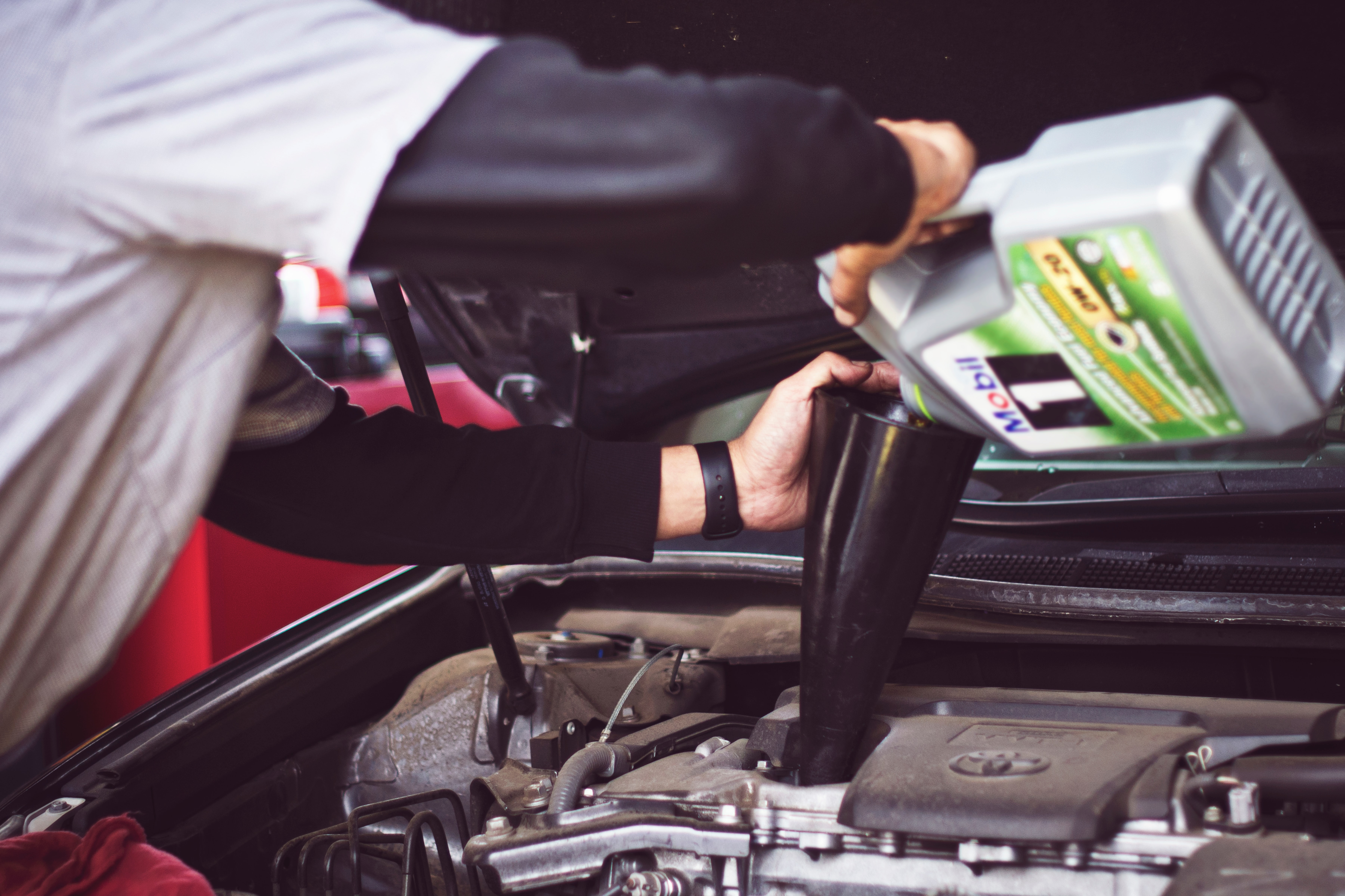 ¿Cada cuánto tiempo se debe hacer el cambio de aceite del auto?
