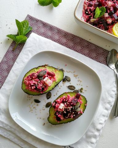 Avocat garni de betterave, chèvre et boulghour antigaspi PimpUp