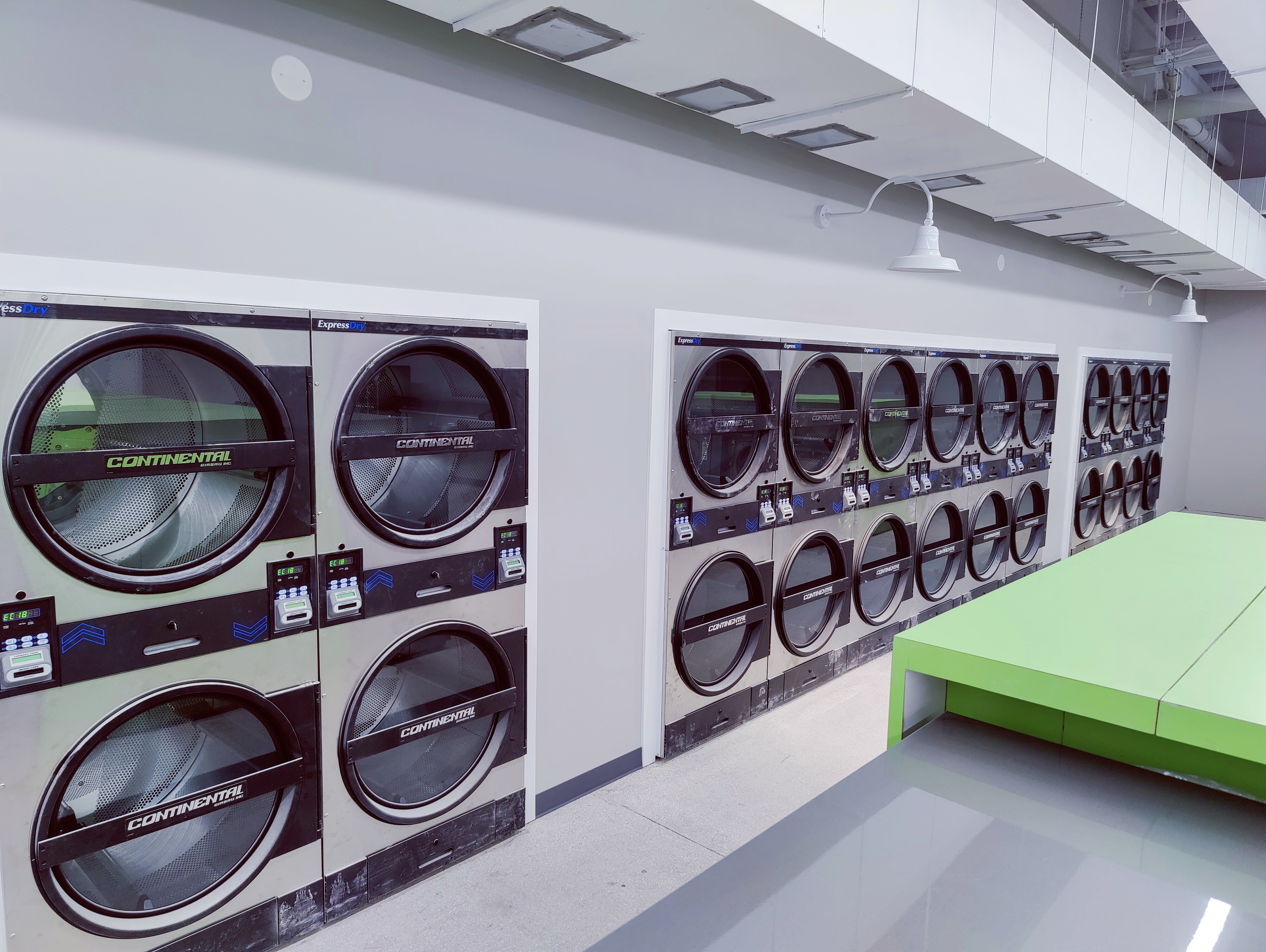 Clean and Green Laundromat Chicago West Loop