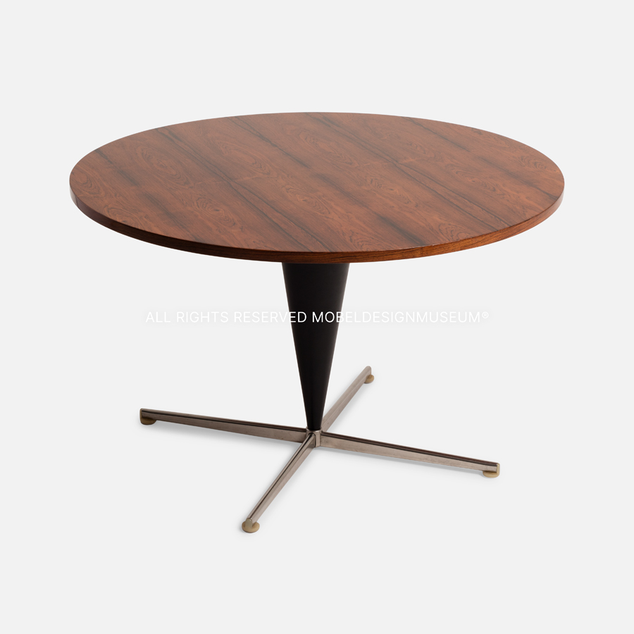 Cone table by Verner Panton Möbeldesignmuseum