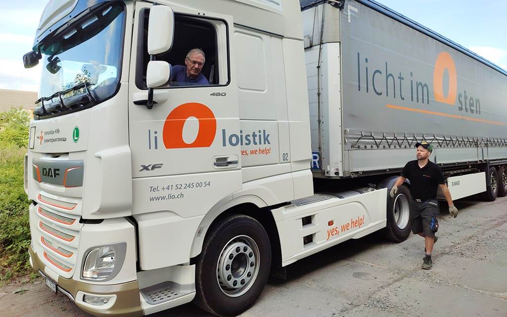LIO Lastwagen transportiert Lebensmittel und Hilfsgüter in die Ukraine