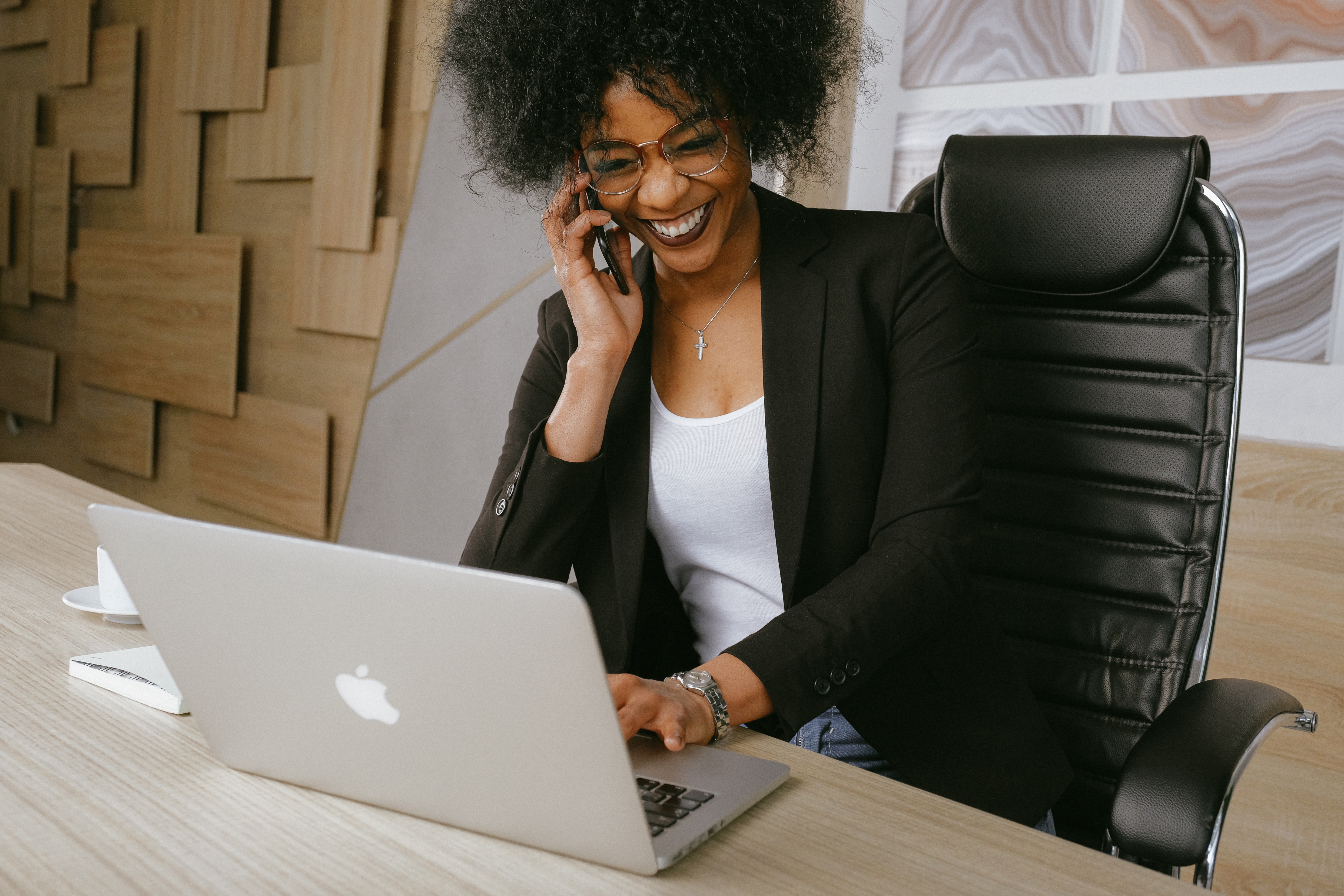 Customer Calls End, First Impressions Are Forever: How to Use the First 5 Minutes of Every Call