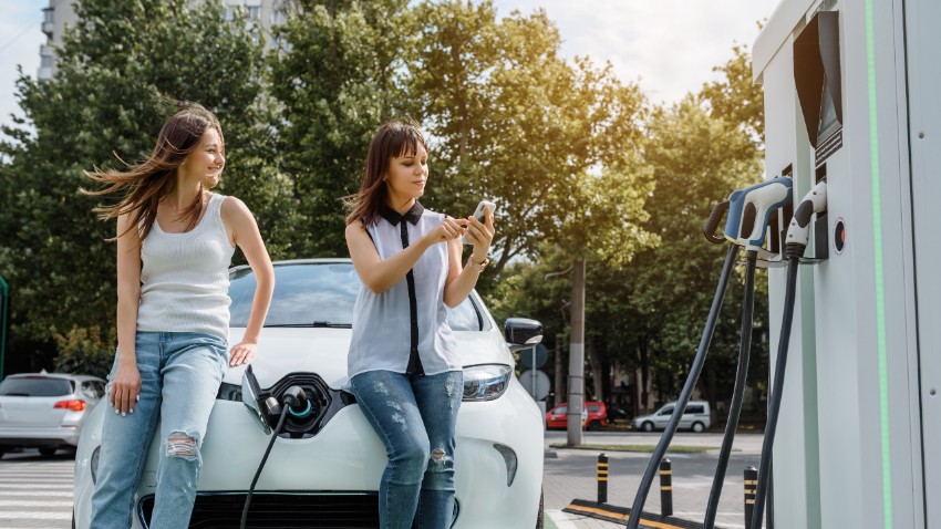 Vous avez acheté une voiture électrique et vous devez l'assurer ? Assurnext vous conseille pour choisir l'assurance voiture électrique adaptée à vos besoins.