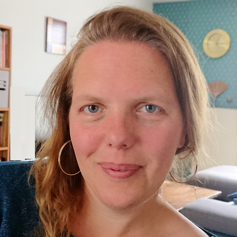 Suzanne DUMOUCHEL