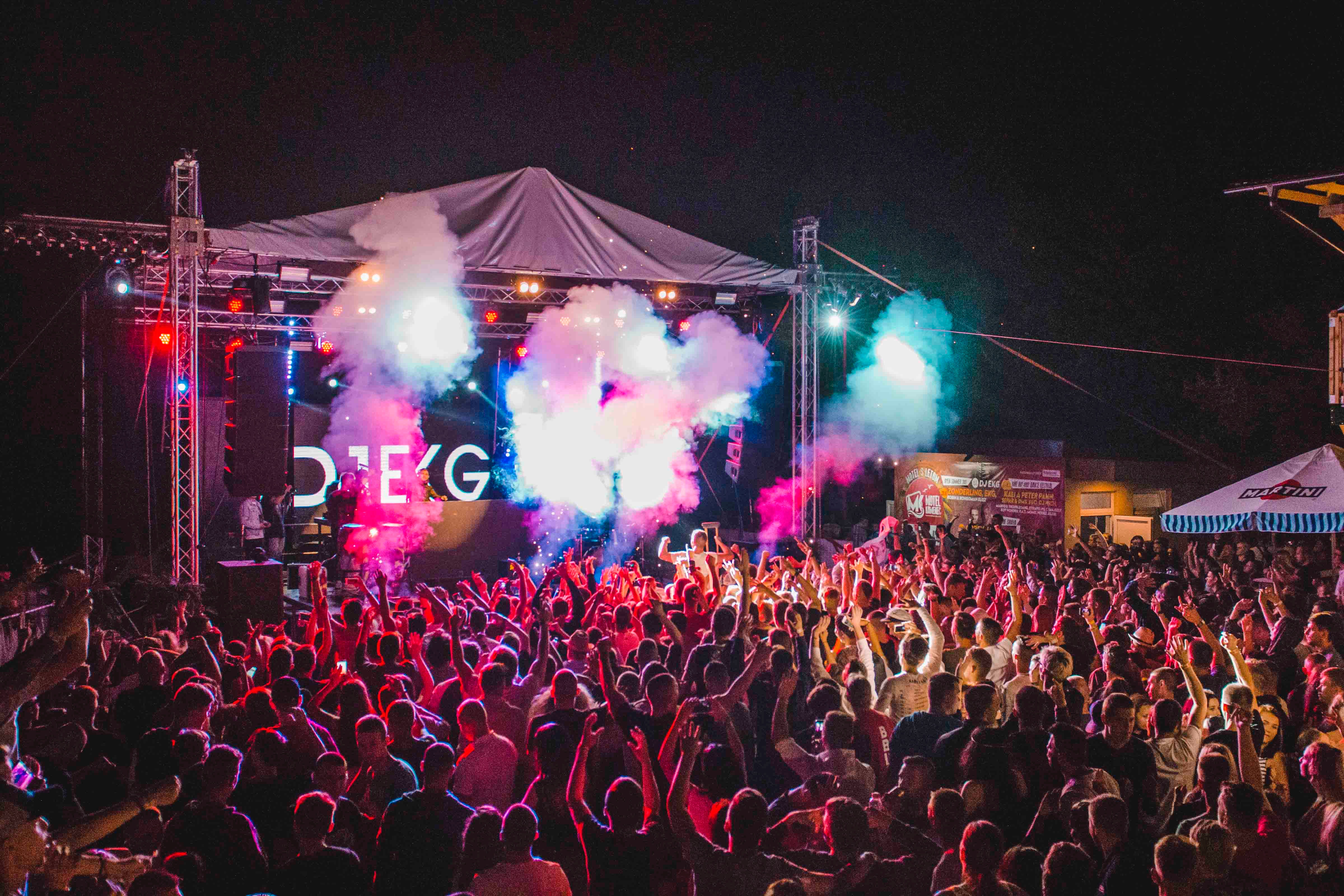 nightlife kicks off on holiday in morzine