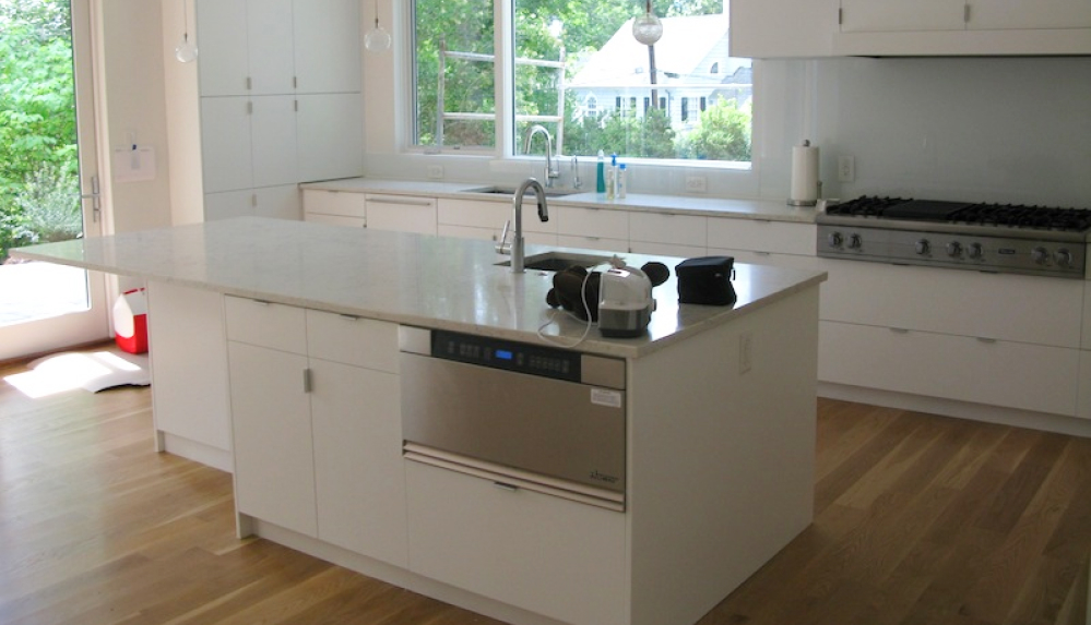 White painted kitchen design Smirnov Cabine