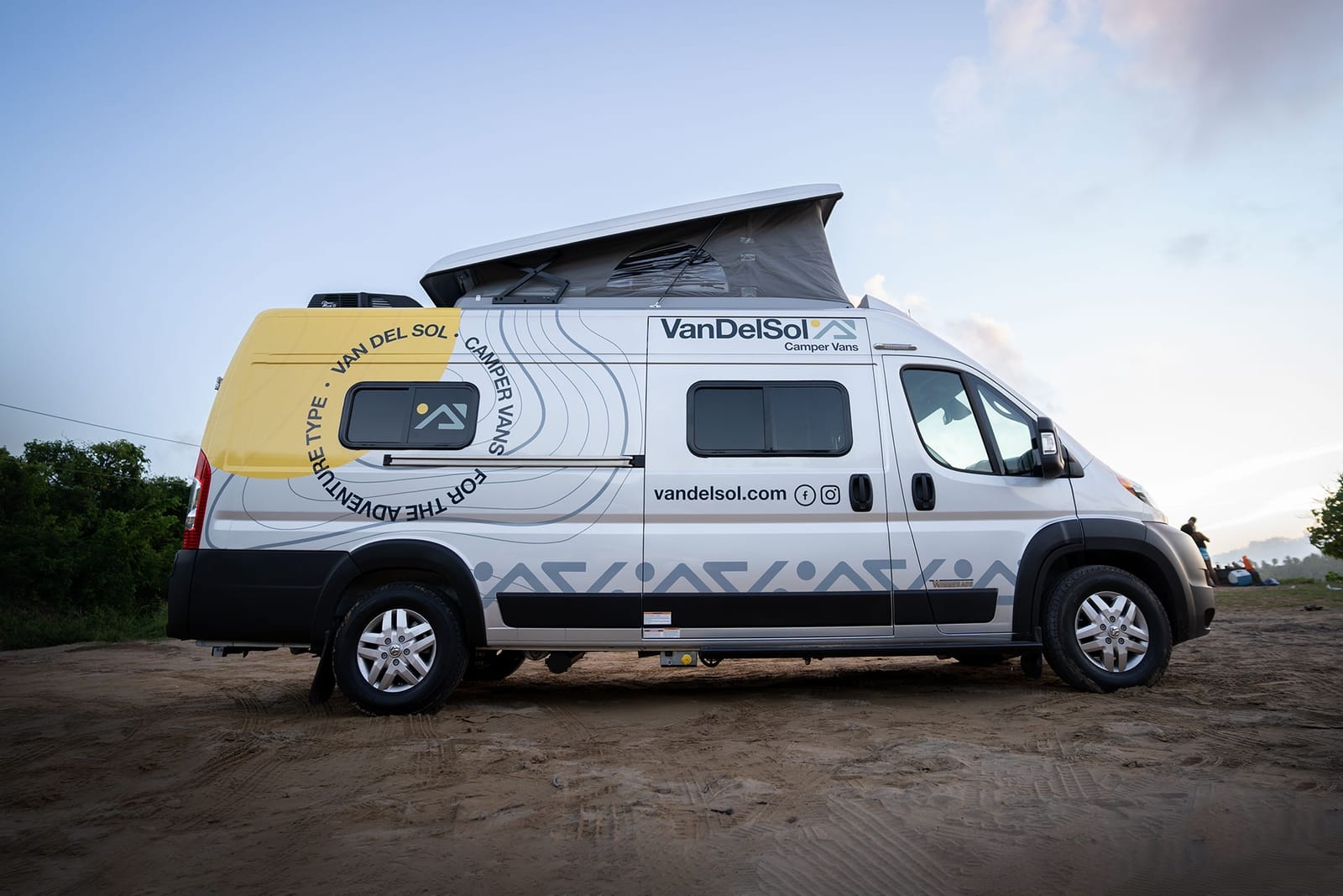 Vans Rico In Van del Sol - Camper Vans for the adventure type - Puerto Rico