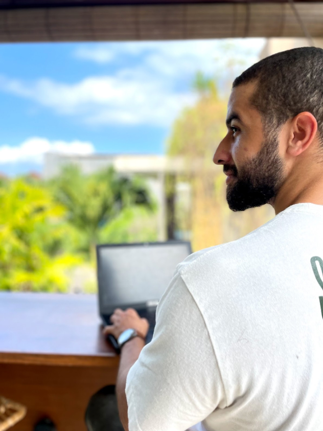 mohamed looking to the left