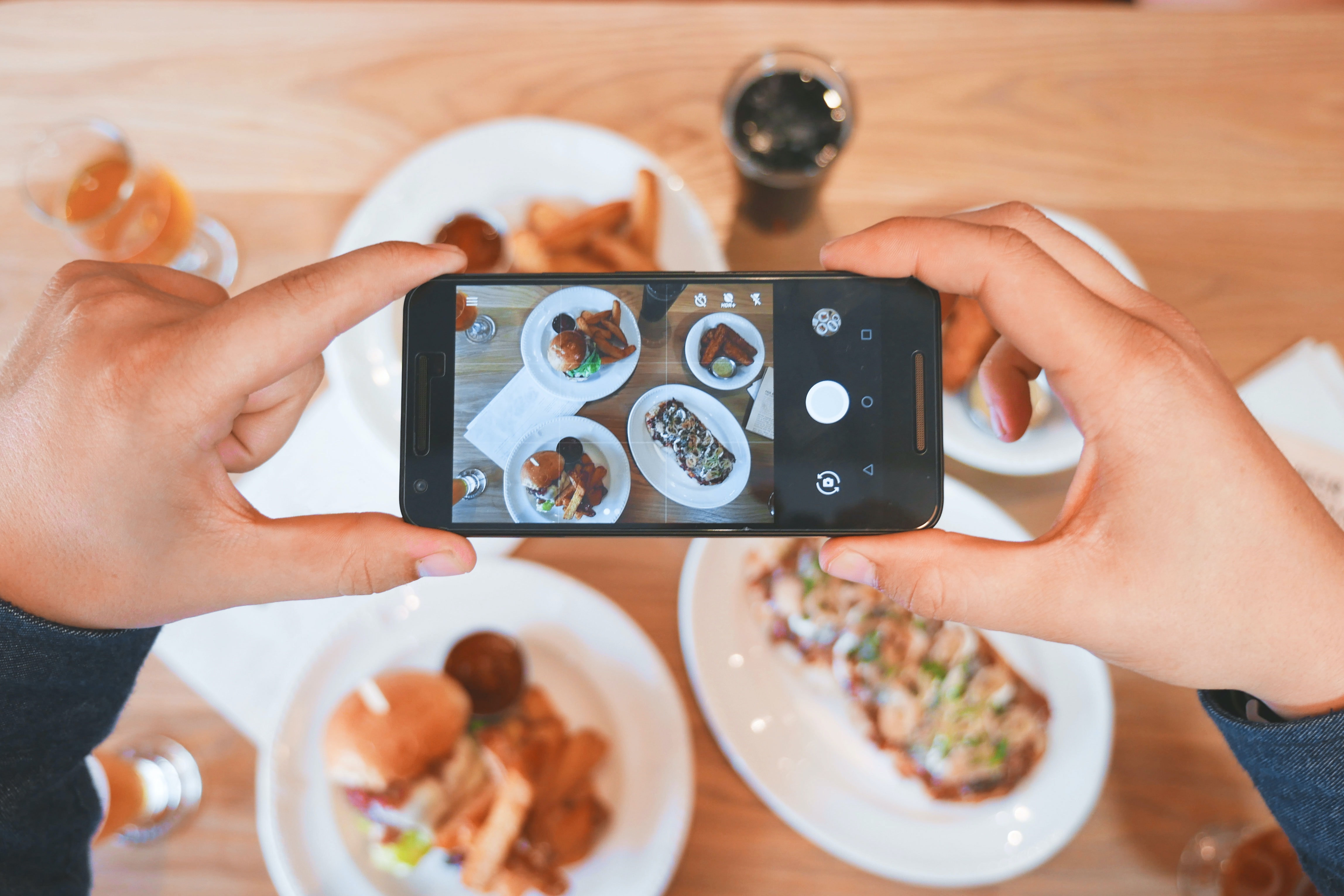 Restaurants : Comment augmenter votre chiffre d’affaires grâce aux réseaux sociaux ?