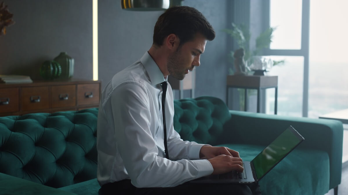 How to avoid burnout working from home: stressed man working at homem