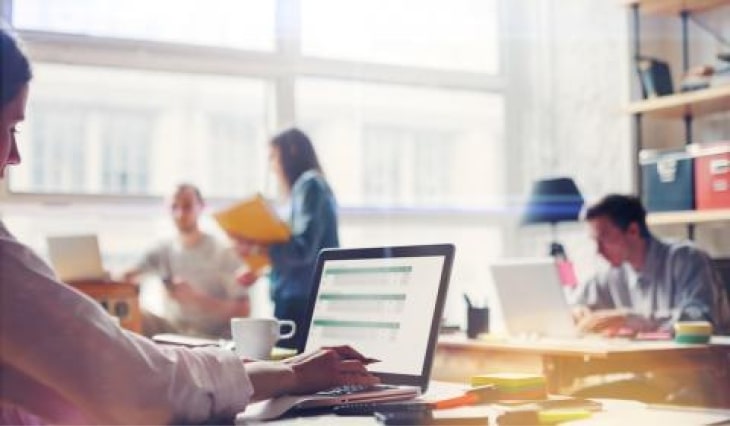 Comment se former à l'anglais sur ses horaires de travail avec le CPF ?