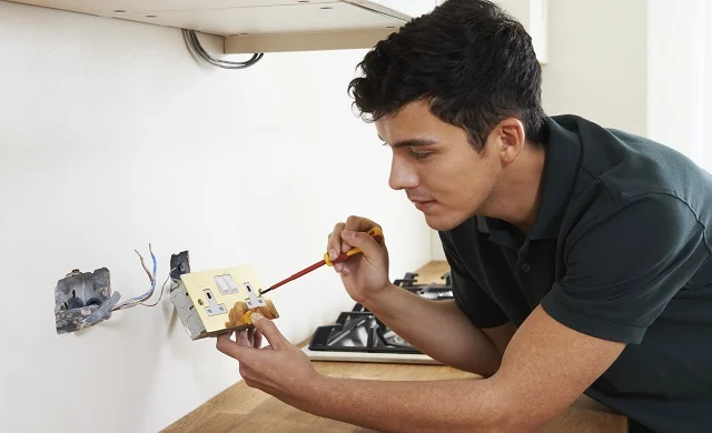 A Simple Guide to Becoming an Electrician