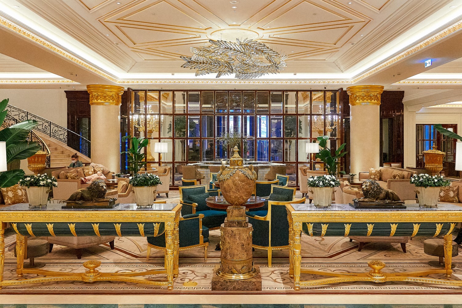 Leaf crystal chandelier | Blown design