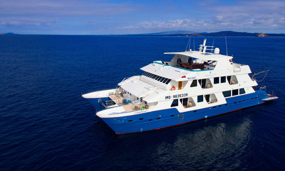 Imo Oceanum News Tourists and crew rescued in the Galapagos after