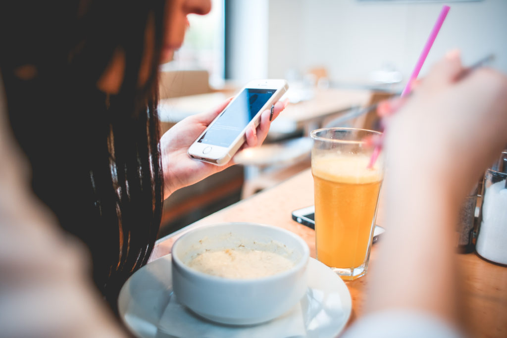 business-woman-at-lunch-picjumbo-com