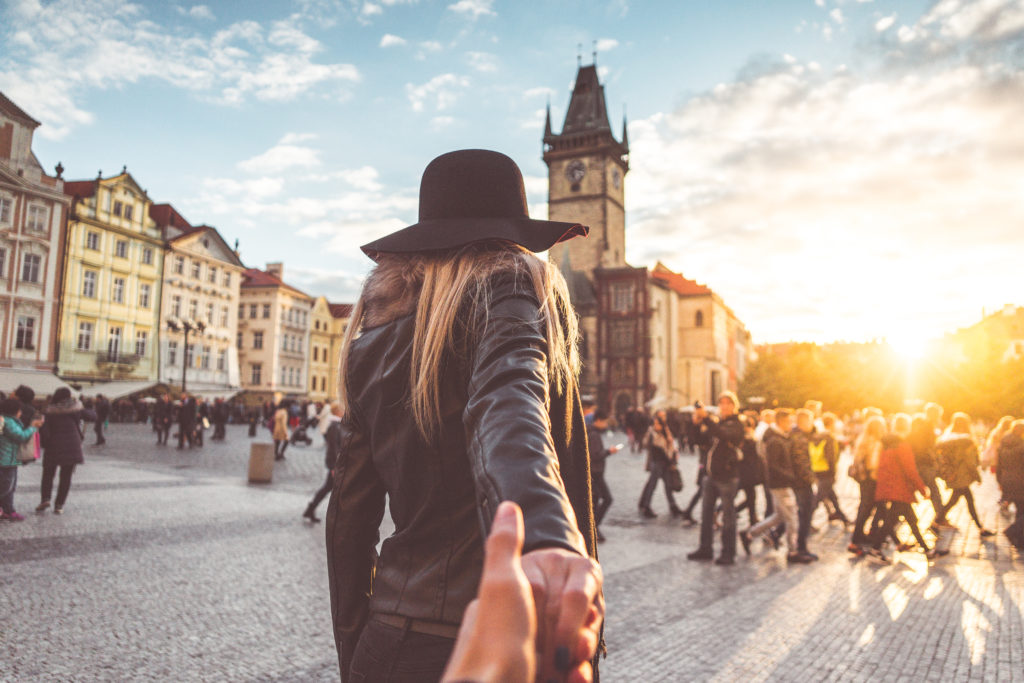 loving-couple-in-autumn-prague-follow-me-to-pose-picjumbo-com