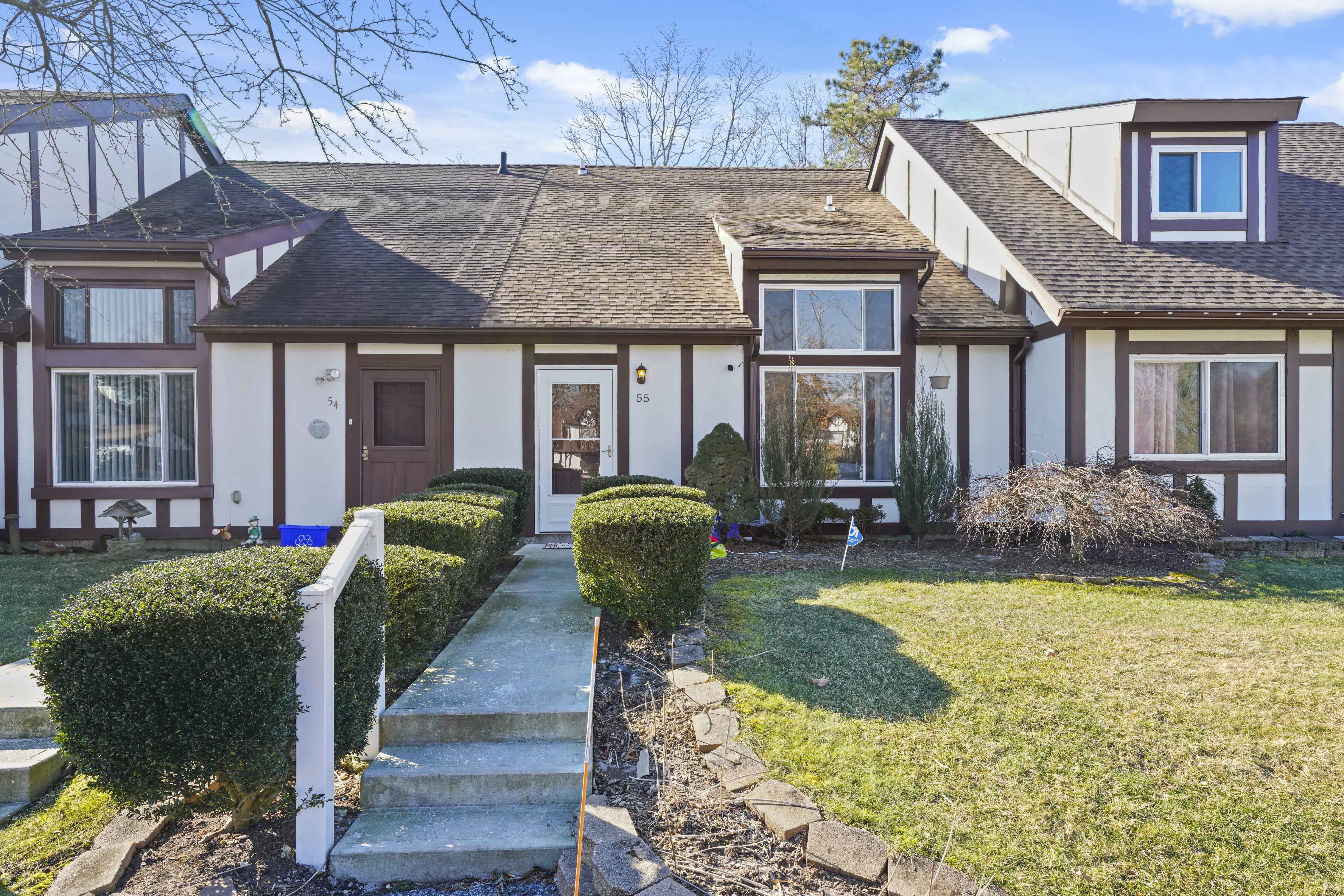 55 Briar Hill Ct Middle Island, NY 11953