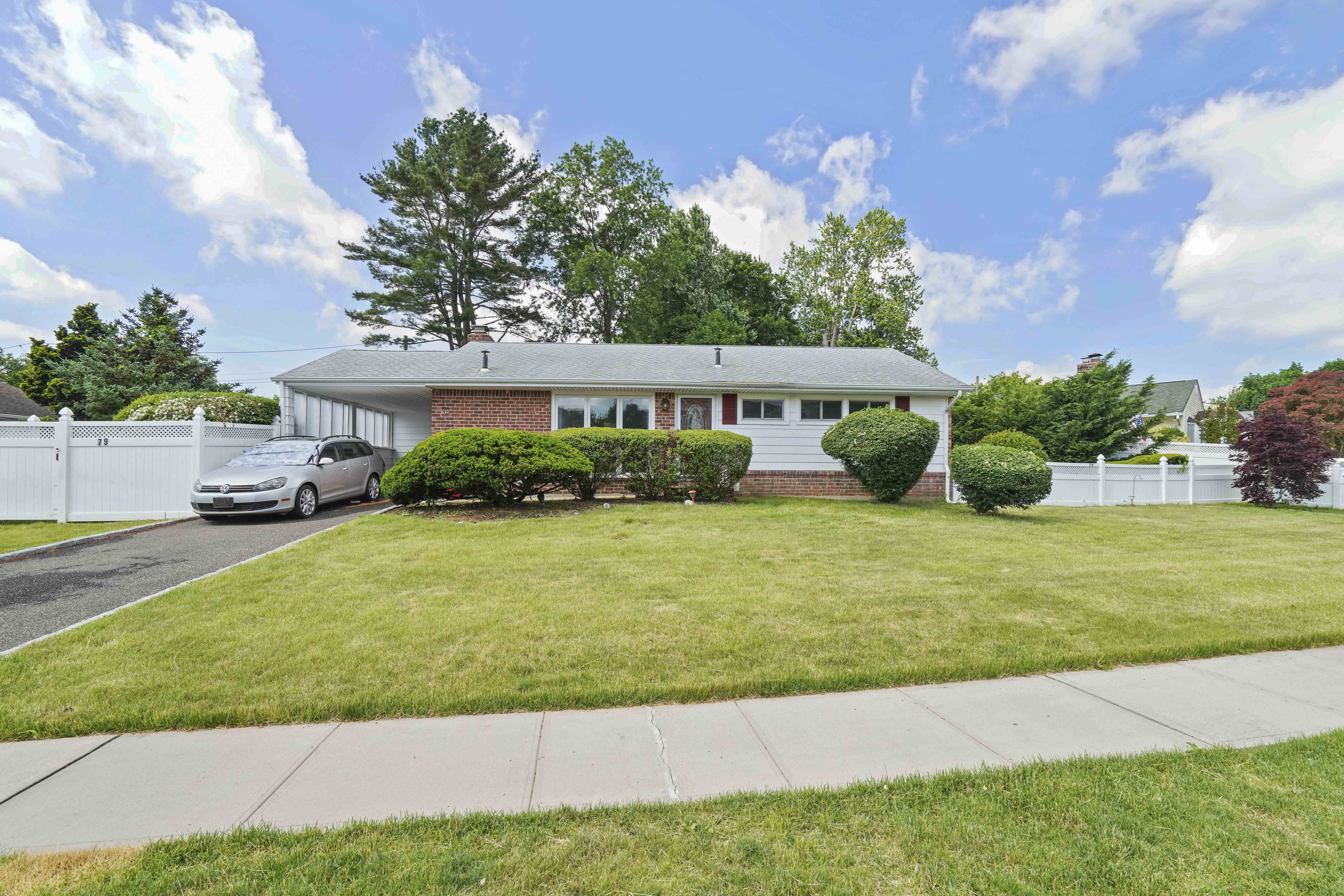 79 Georgia Dr Syosset, NY 11791