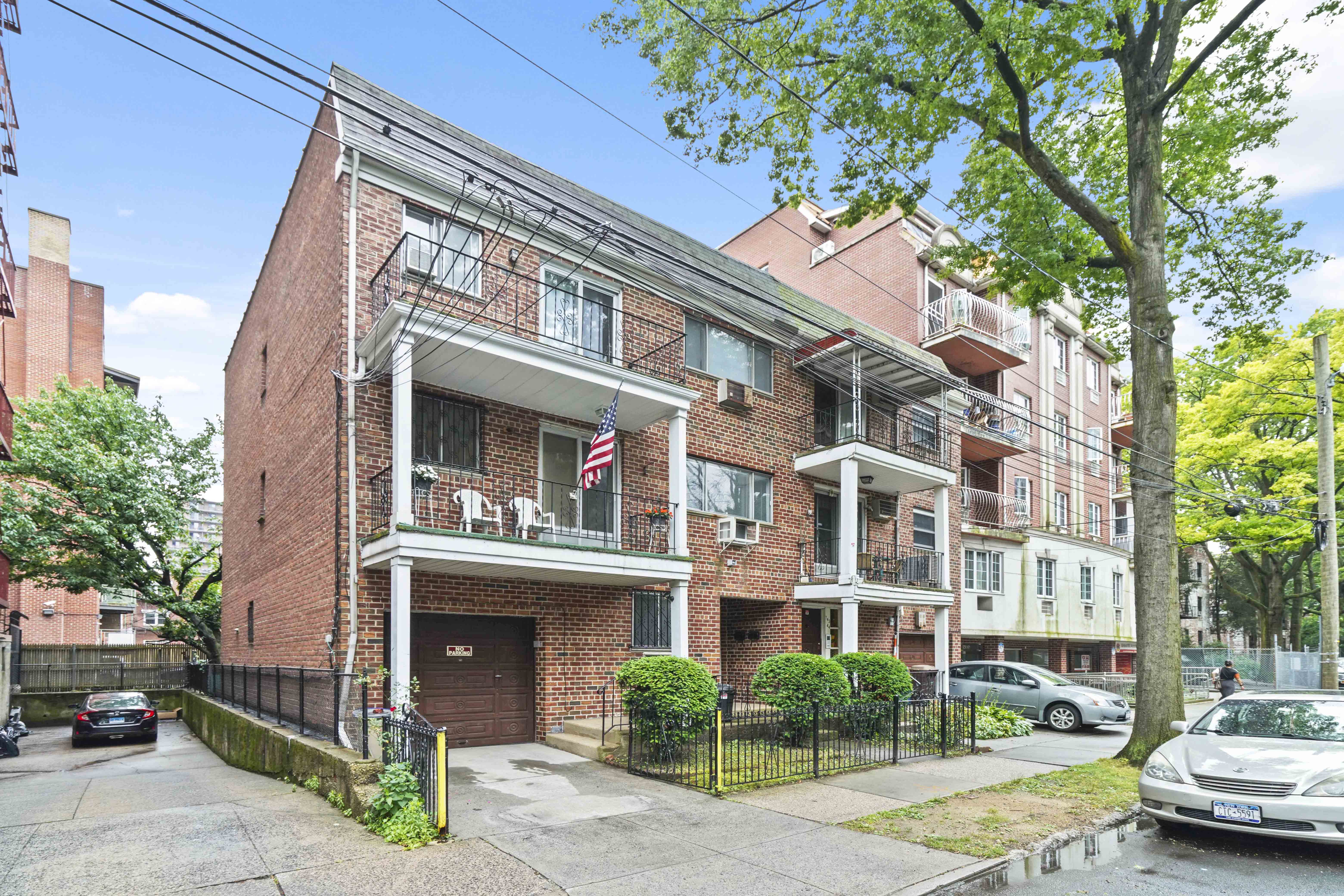 143-46 37th Ave Flushing, NY 11354