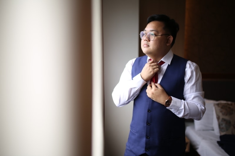 Picture of DGQ staring at the window