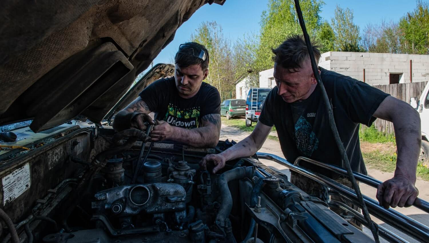 СТО Храмова готує авто для ЗСУ. Через відключення електроенергії ...