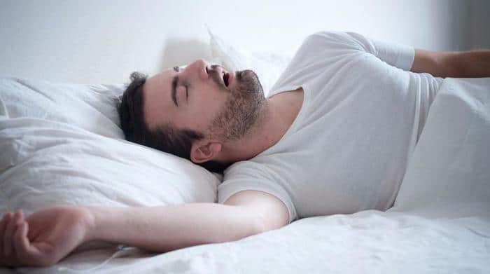 Việc sản xuất quá mức nước tiểu có liên quan đến tắc nghẽn đường thở