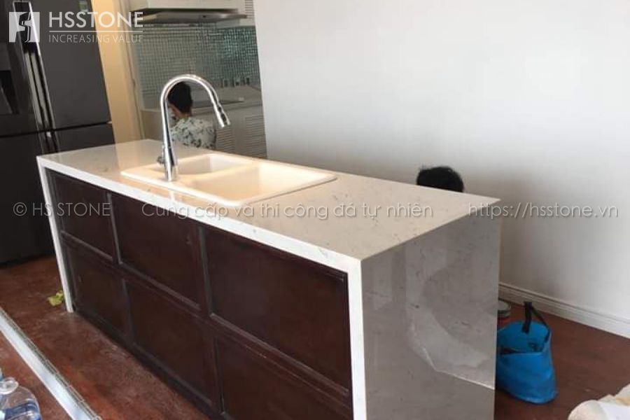 thi công đá ốp bếp