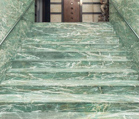 da op bac cau thang mau xanh