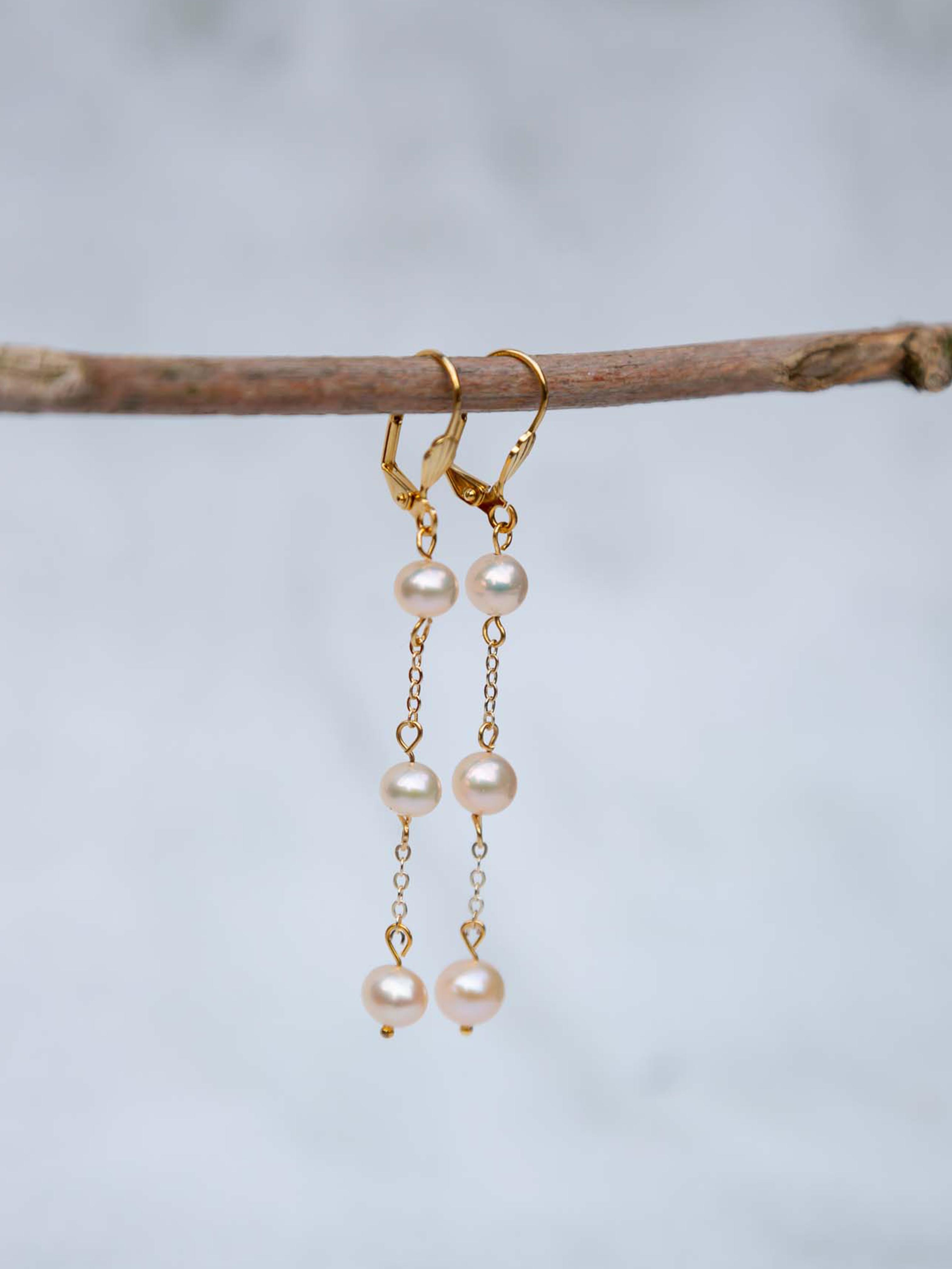 Osmose Studio - Sustainable Accessories - Linda Pearl Drip Earrings (Pink)