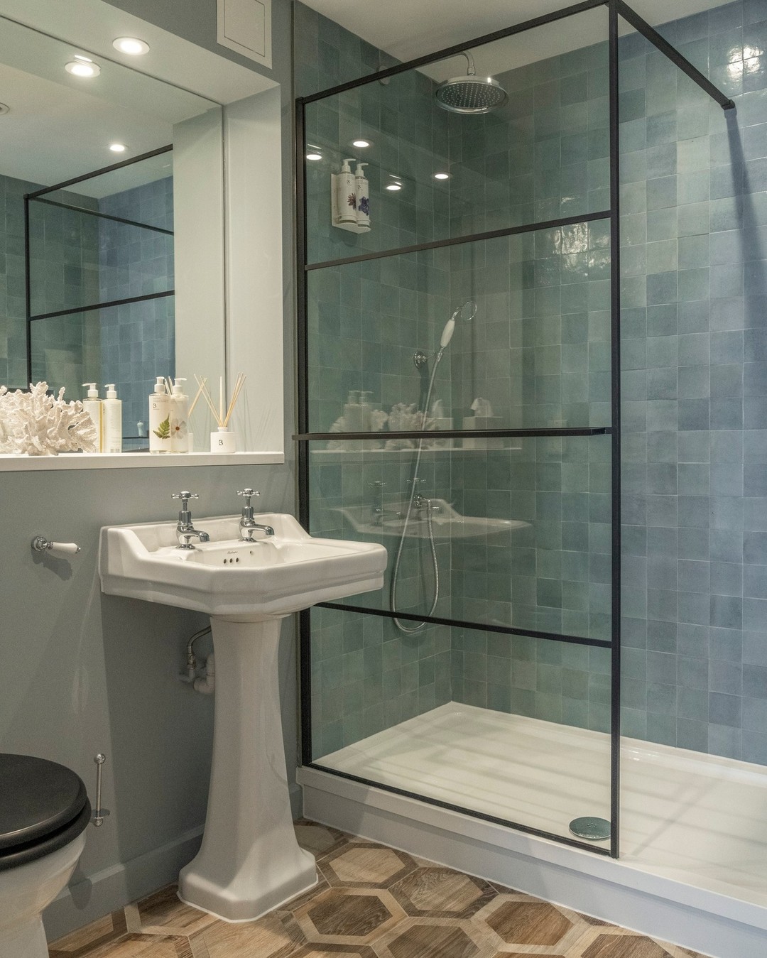 The Oyster House Pub with 16 Boutique Rooms in Swansea