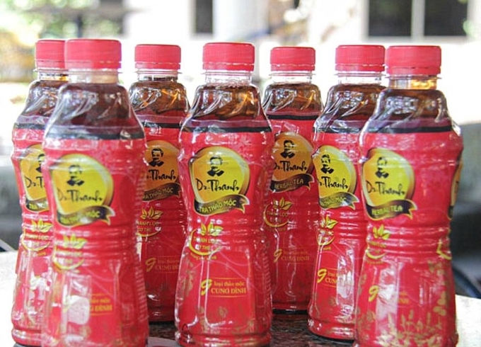 Tân Hiệp Phát nói gì về vụ chai Dr Thanh lại có dị vật, khách hàng đòi đền bù?
