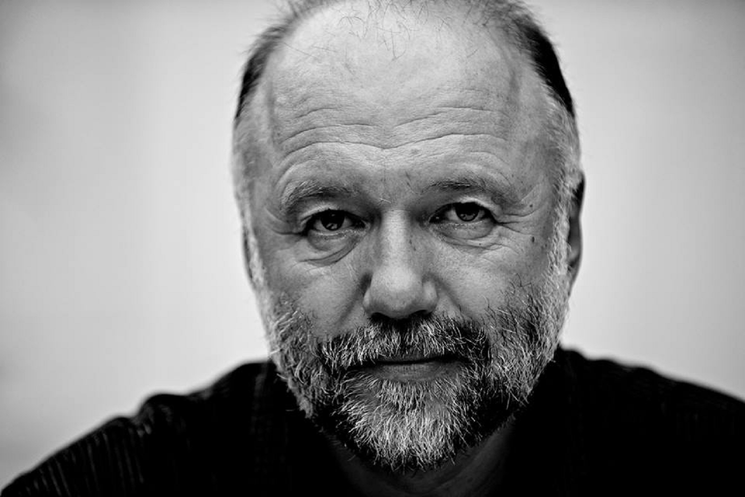 Не вони пішли на війну, а війна прийшла до них". Андрій Курков пояснив, чому не варто називати зрадниками мешканців ОРДЛО