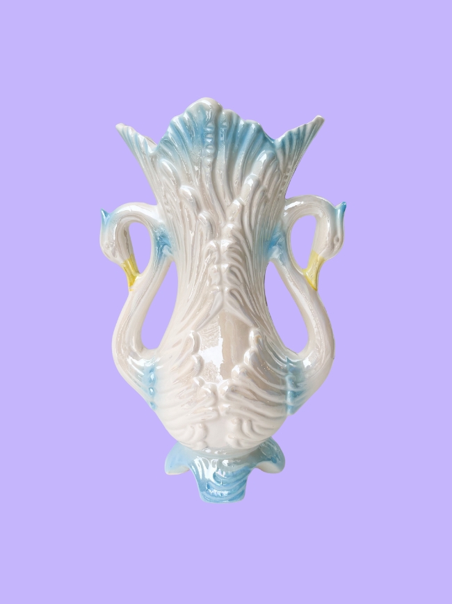 Mendera Large vintage swan vase