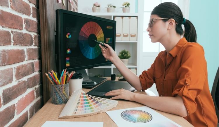 How Long Does It Take To Become A Graphic Designer?