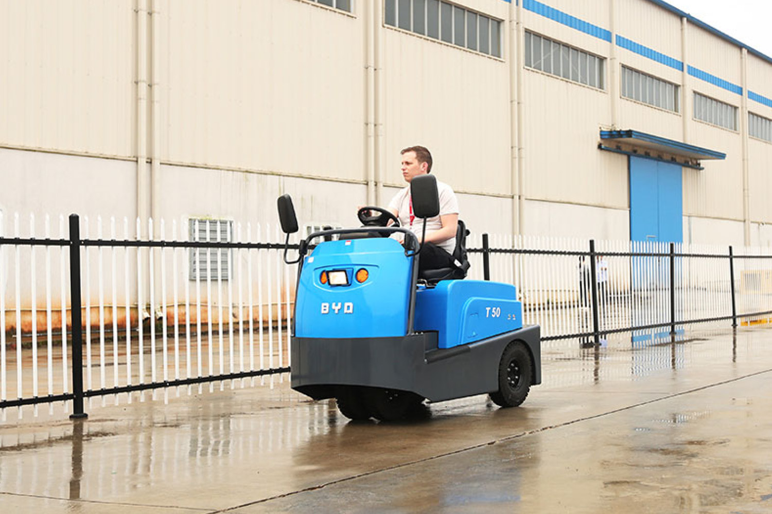 Electric Forklifts Northern Ireland BYD Lithium Ion Electric Seated Tow