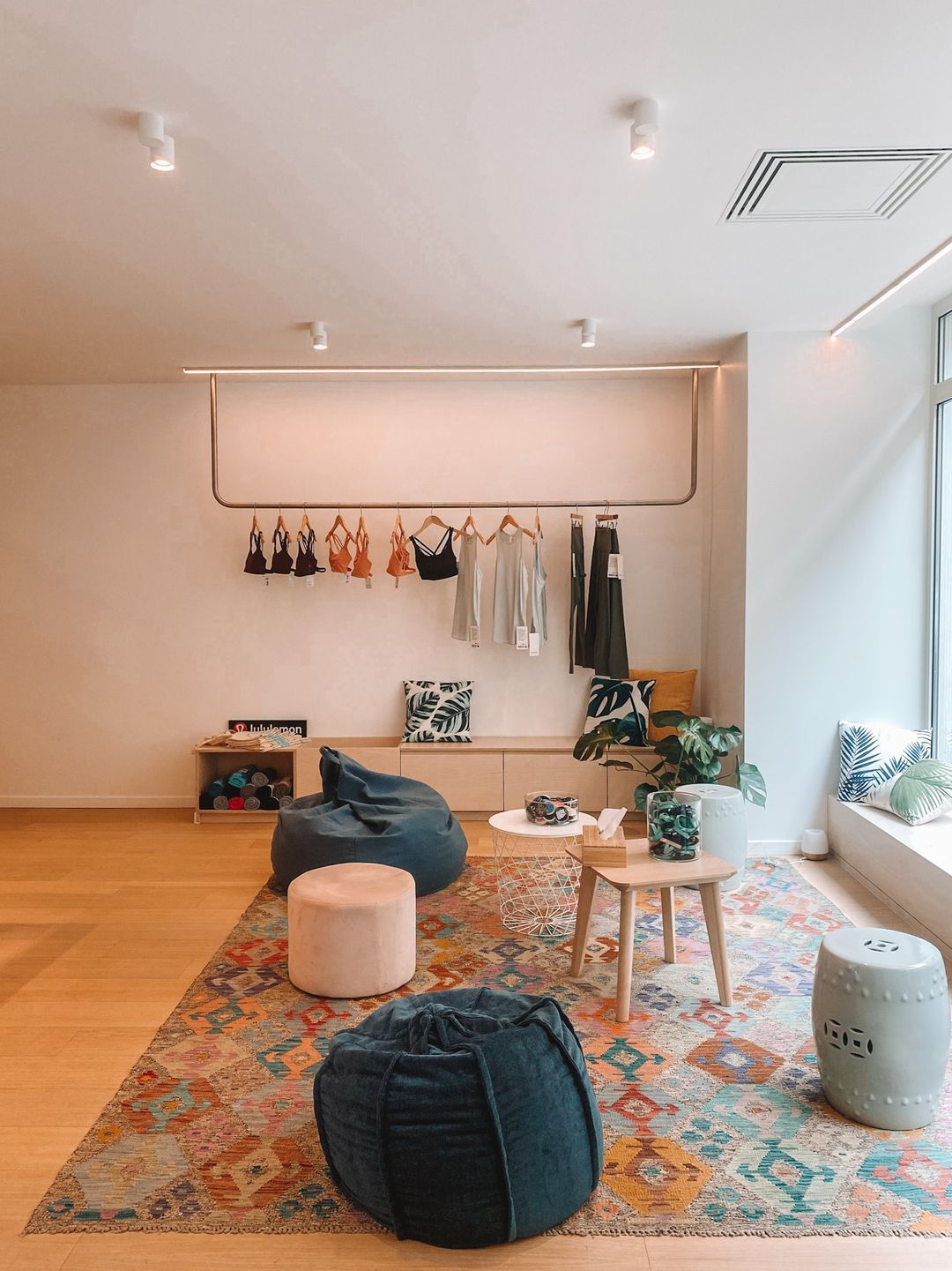 Yoga Room Paris L'offre de yoga la plus diversifiée de la ville